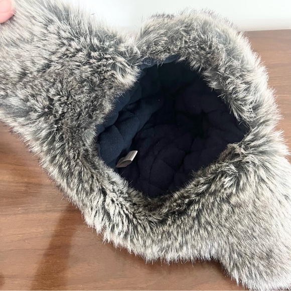 REI Girls Stripe Knit Trapper Pink Fur Lined Beanie Winter Hat Covered Ears 7-14 - Picture 4 of 7